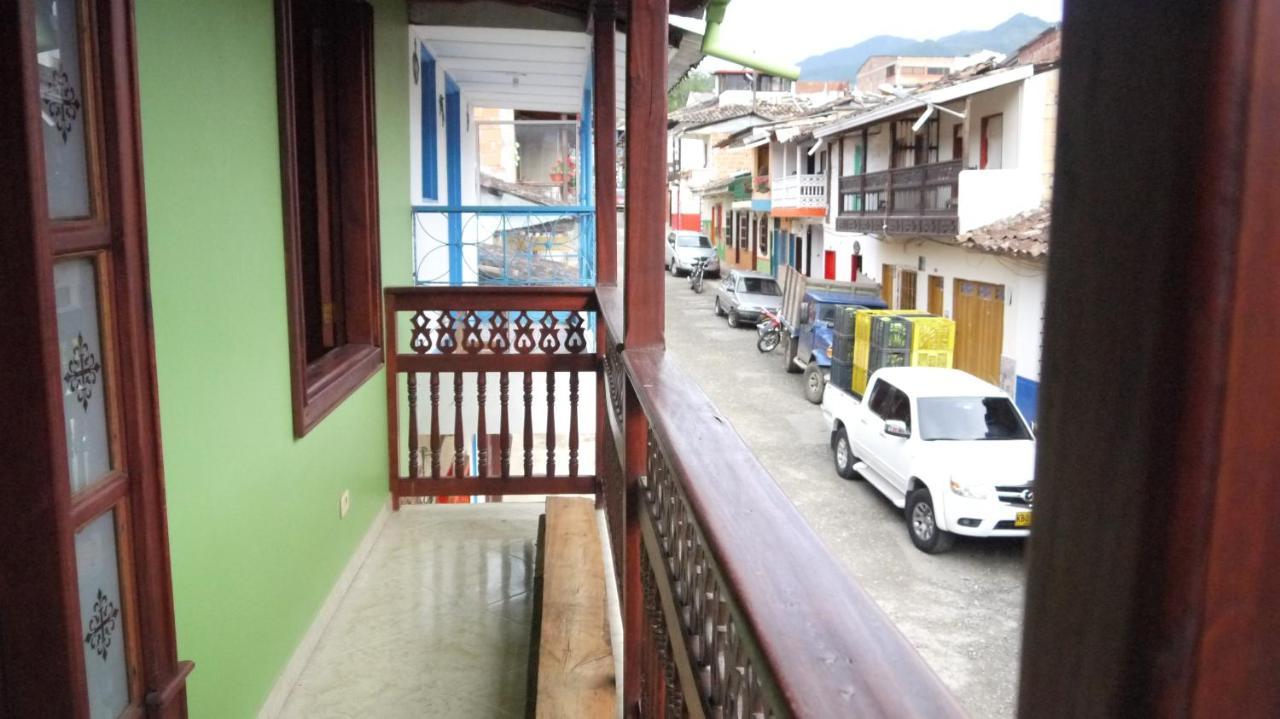 Hostal Naty Luna 贾丁 外观 照片